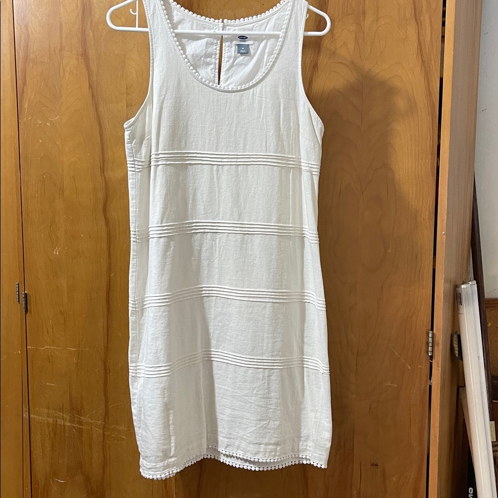 Old Navy White Textured Sleeveless Top
